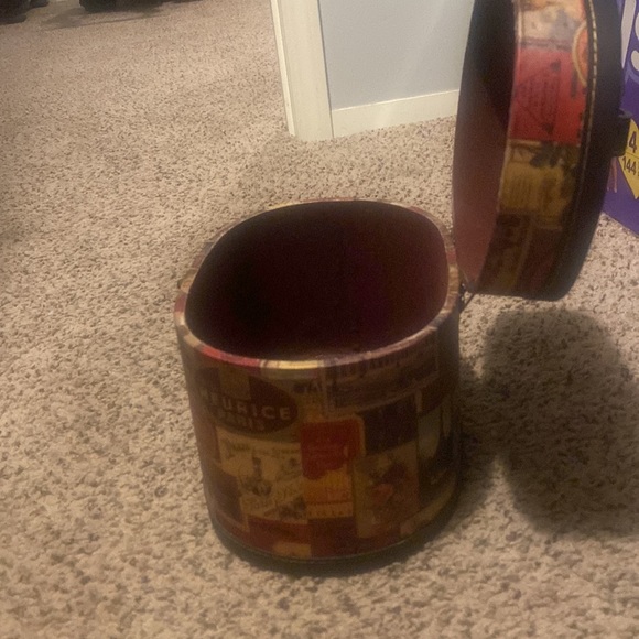 Parisian vintage box with handle - Picture 4 of 5